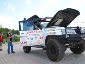 medium_e4kongo.pl_1dzien_expedycji_slowacja_awaria_samochodu_foto_d.sikorska_w.stopka.brzyskowy.2013